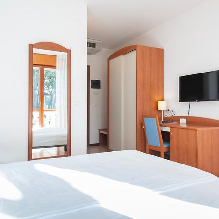 Hotel Caracas Lignano Sabbiadoro Eksteriør billede