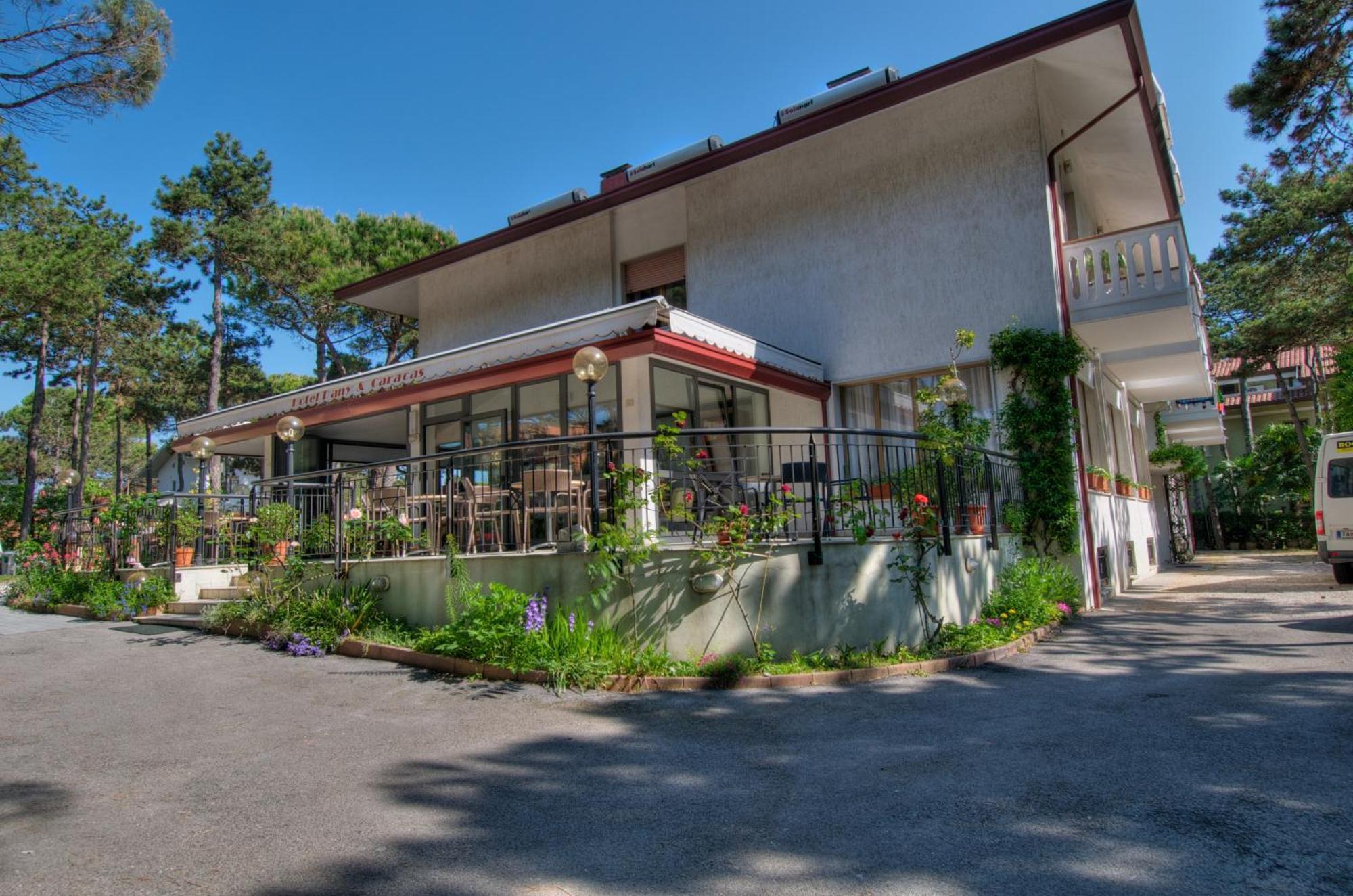 Hotel Caracas Lignano Sabbiadoro Eksteriør billede
