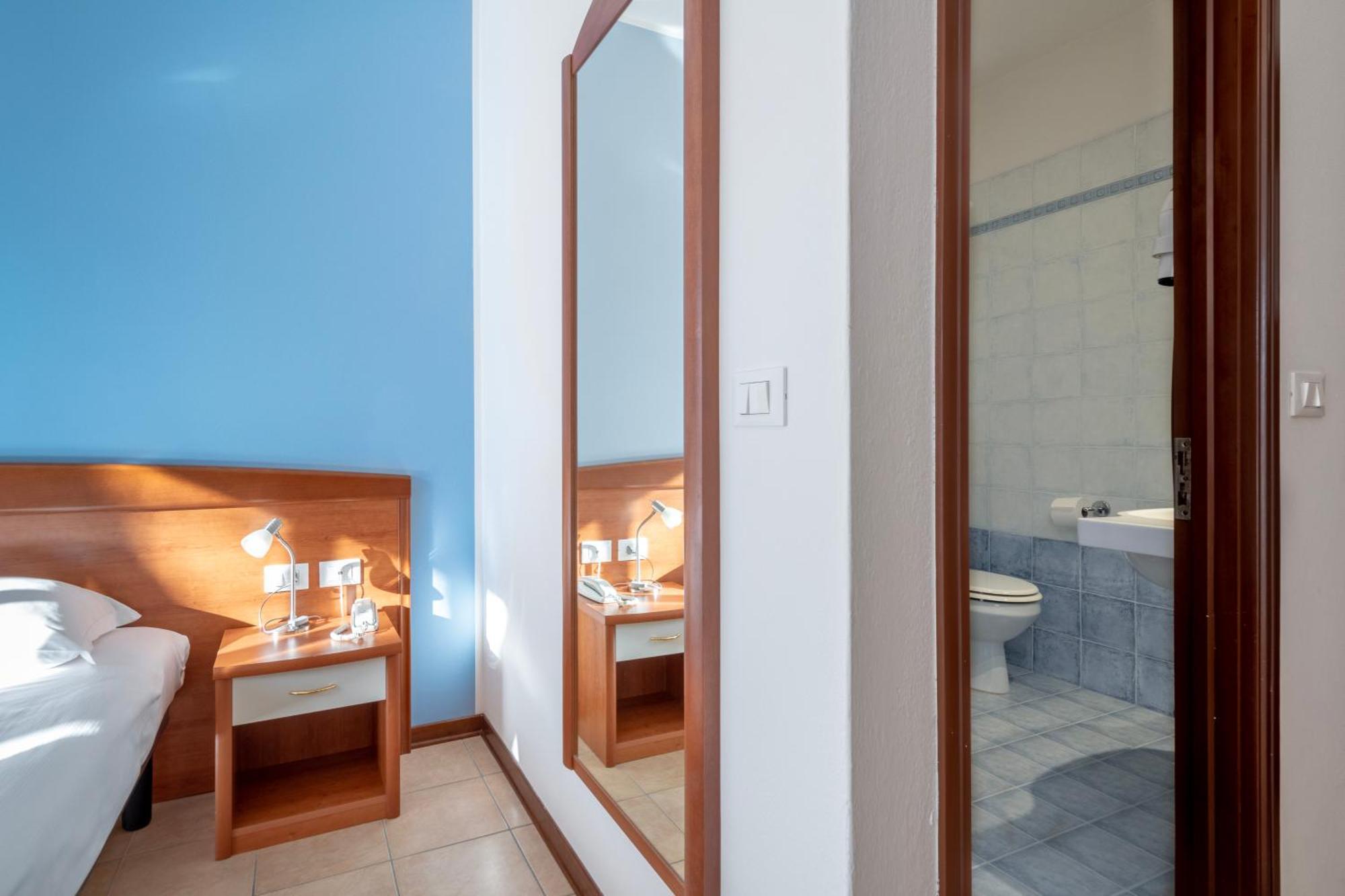 Hotel Caracas Lignano Sabbiadoro Eksteriør billede