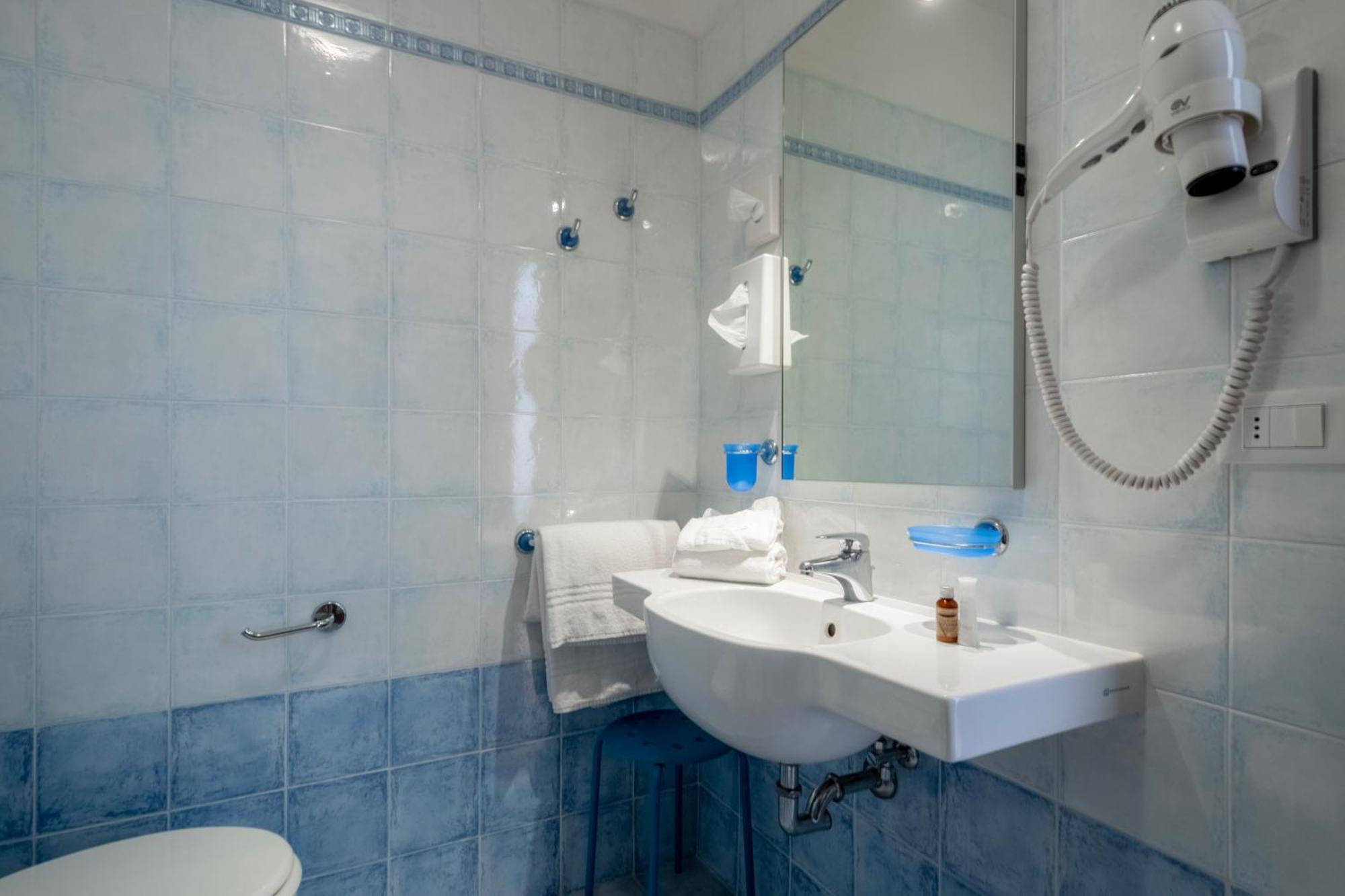 Hotel Caracas Lignano Sabbiadoro Eksteriør billede
