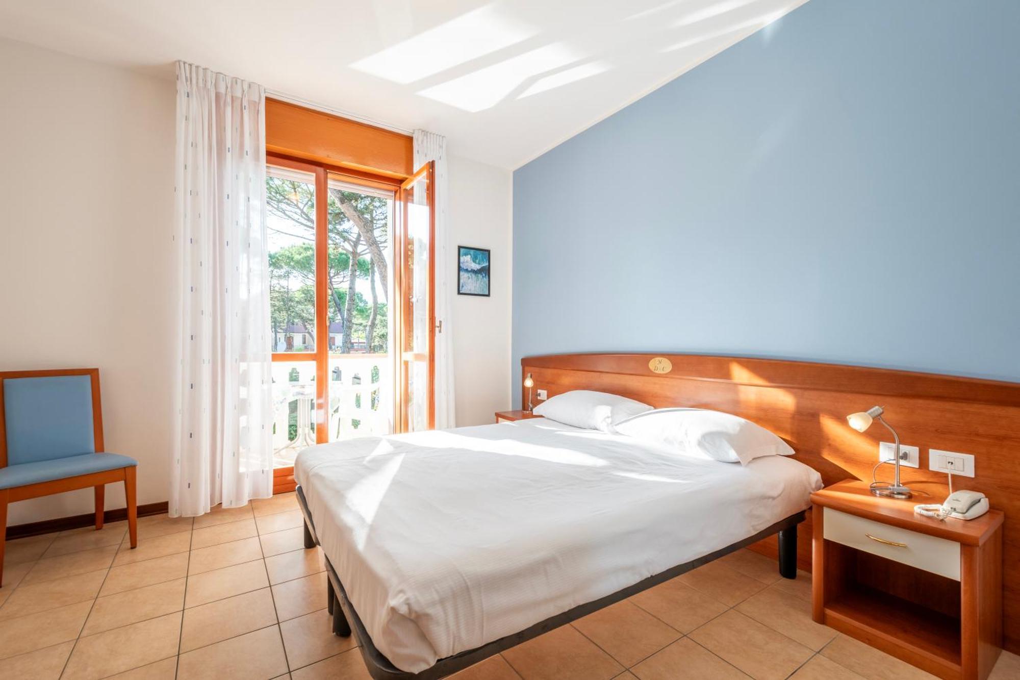 Hotel Caracas Lignano Sabbiadoro Eksteriør billede