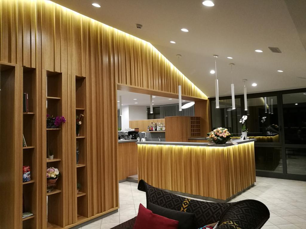 Hotel Caracas Lignano Sabbiadoro Eksteriør billede